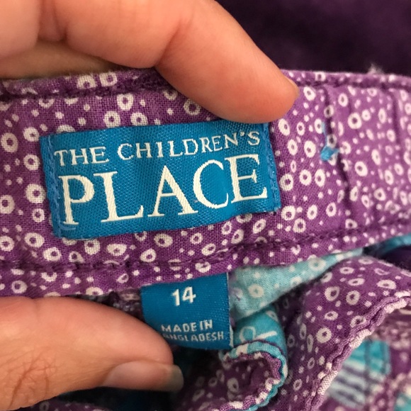 Bundle - sweater, capris and tank top - Picture 6 of 8